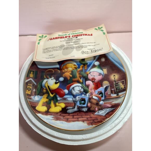 Danbury Mint Sounds of Christmas Jim Davis Garfields Christmas Decorative Plate - Picture 8 of 9